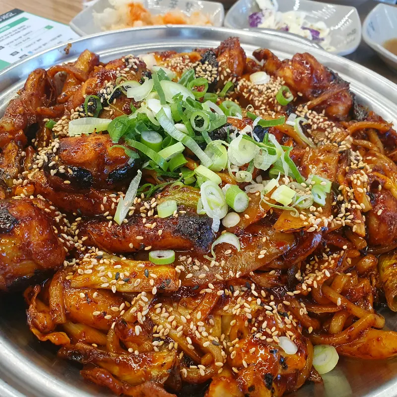 아구와 콩나물이 푸짐하게 들어간 아구불고기