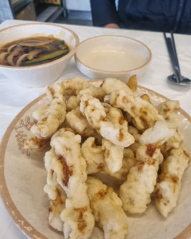 겉은 바삭하고 속은 쫀득한 탕수육