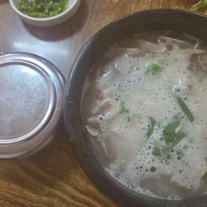 섞어국밥 근접샷