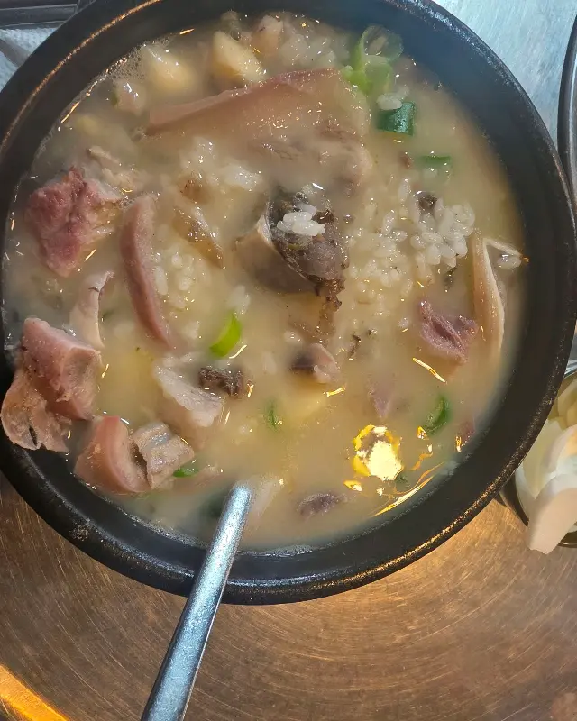 순대국에 푸짐하게 들어있는 건더기