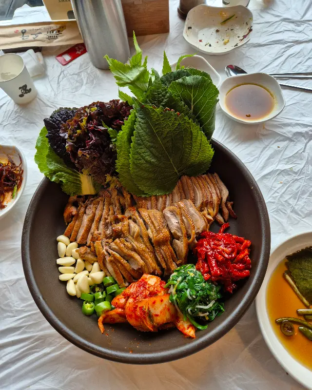 오리보쌈 한 상 차림