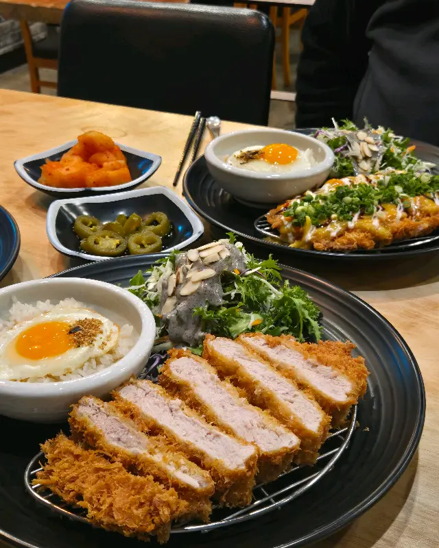 가월돈까스 메뉴