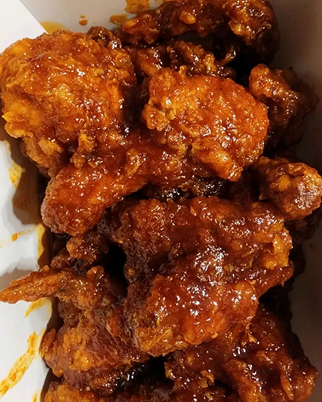 푸짐한 양념 치킨