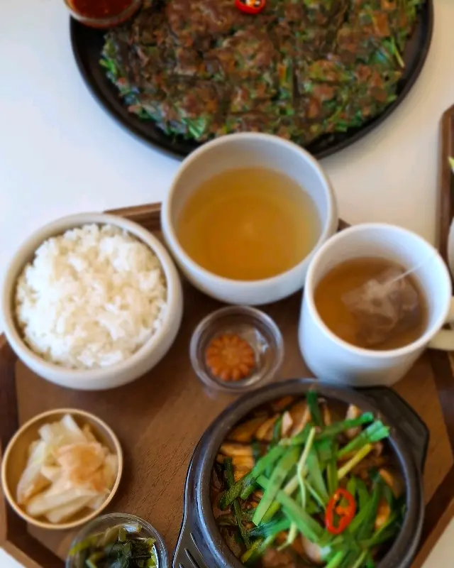 정갈하게 차려진 소소숲의 한상차림