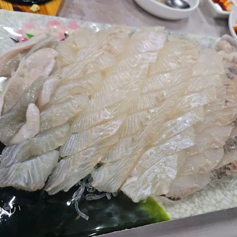 싱싱한 도다리회