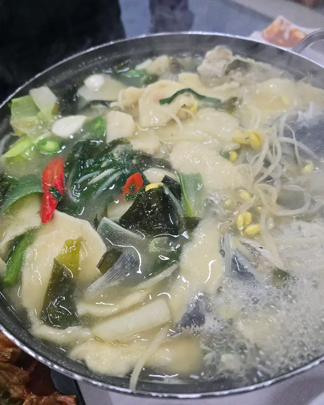 시원하고 칼칼한 매운탕