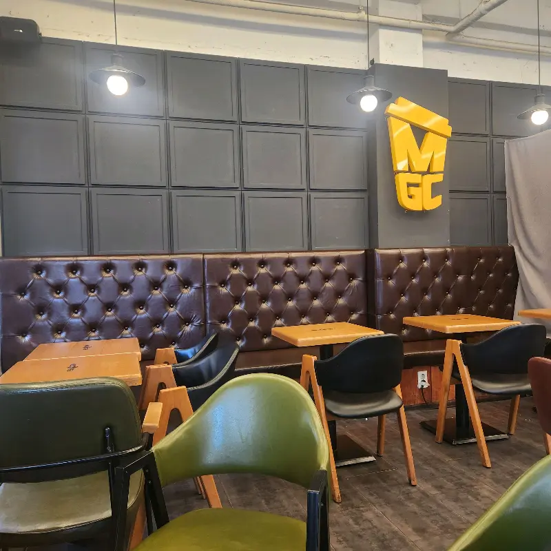 메가커피 부산역점 내부 모습