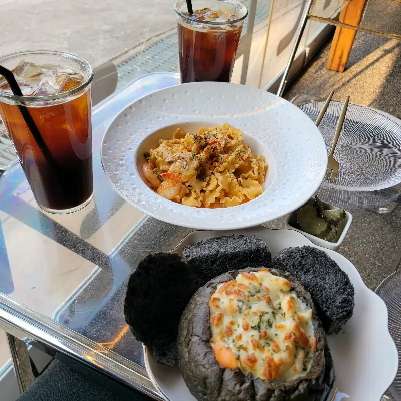 마라 투움바 파스타와 햄치즈 듬뿍 바게트