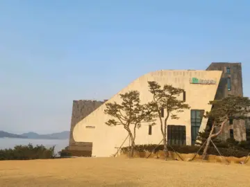 강화도 바다뷰가 예술인 카페라르고, 특별한 메뉴와 함께 즐기는 힐링 맛집 탐방