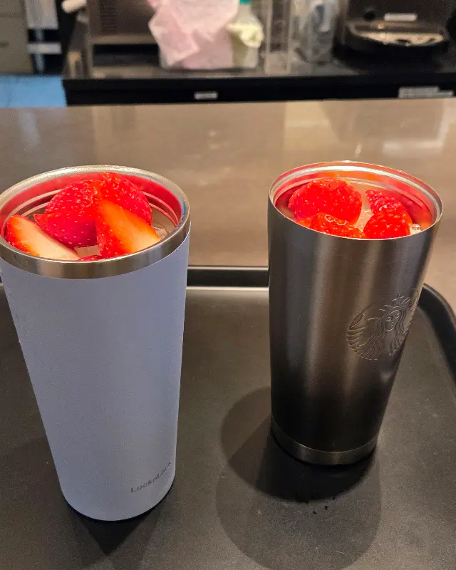 딸기 듬뿍 라떼