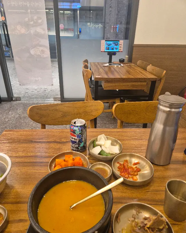 깔끔한 테이블 세팅