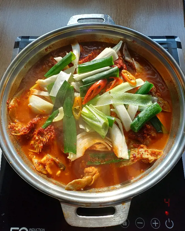 메기조림과 채소의 조화