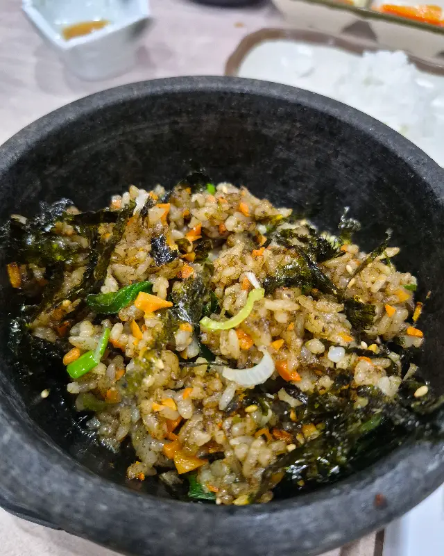 고소한 전복돌솥밥