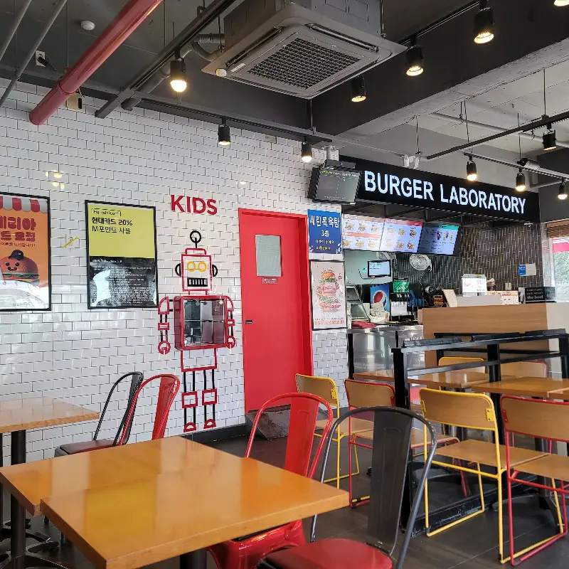 롯데리아 내부 인테리어