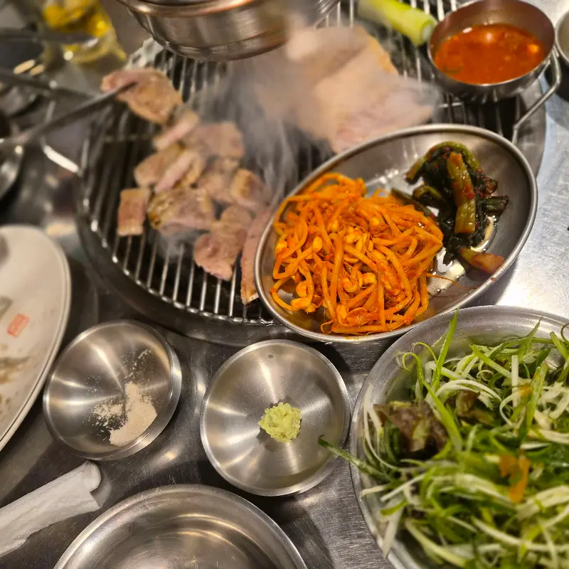 불판 위 생갈비