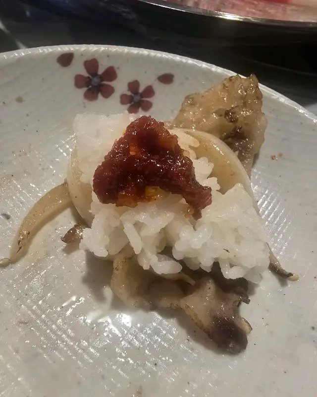 사장님 특제 소스와 함께 먹는 뭉티기