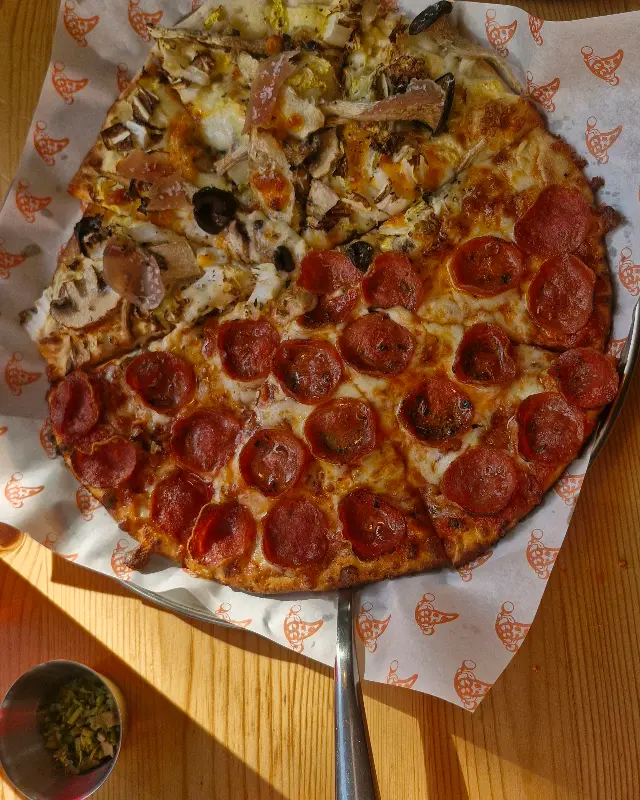 피자와 함께 곁들이기 좋은 다양한 소스