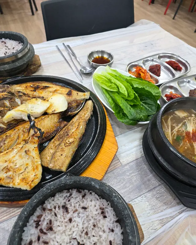 모듬 생선구이 정식 한 상 차림