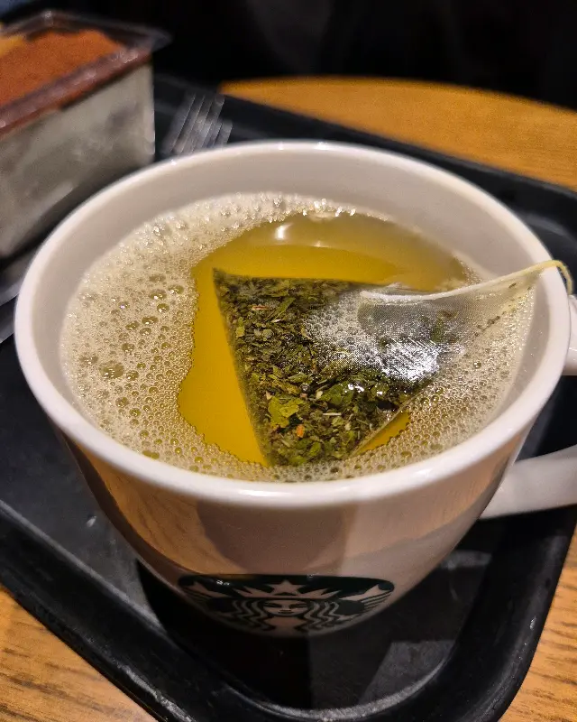 따뜻한 차 한 잔