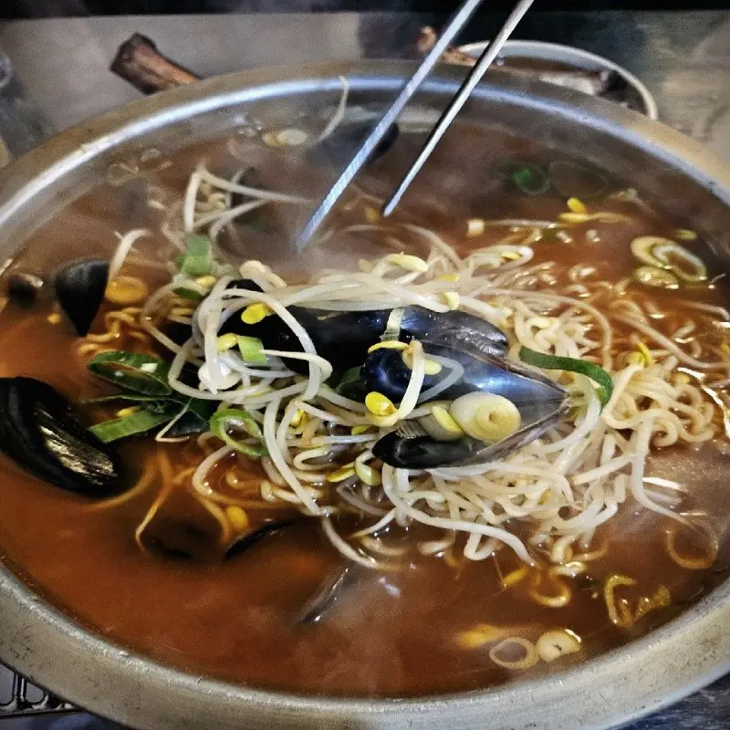 해물이 듬뿍 들어간 용궁라면