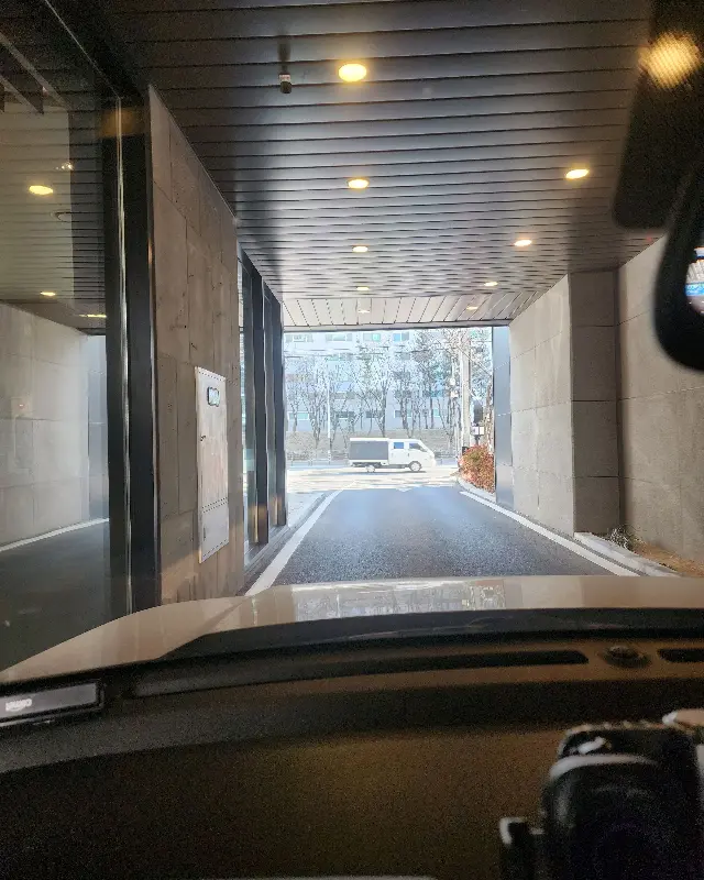 드라이브 스루 진입로