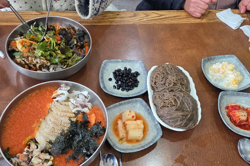 푸짐한 물회 한 상