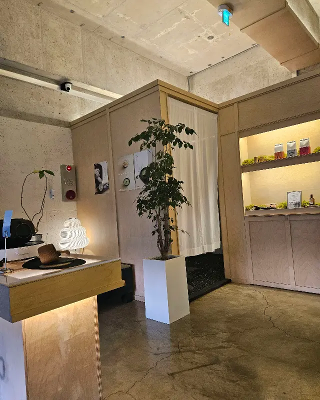 아늑하고 편안한 분위기의 내부 인테리어