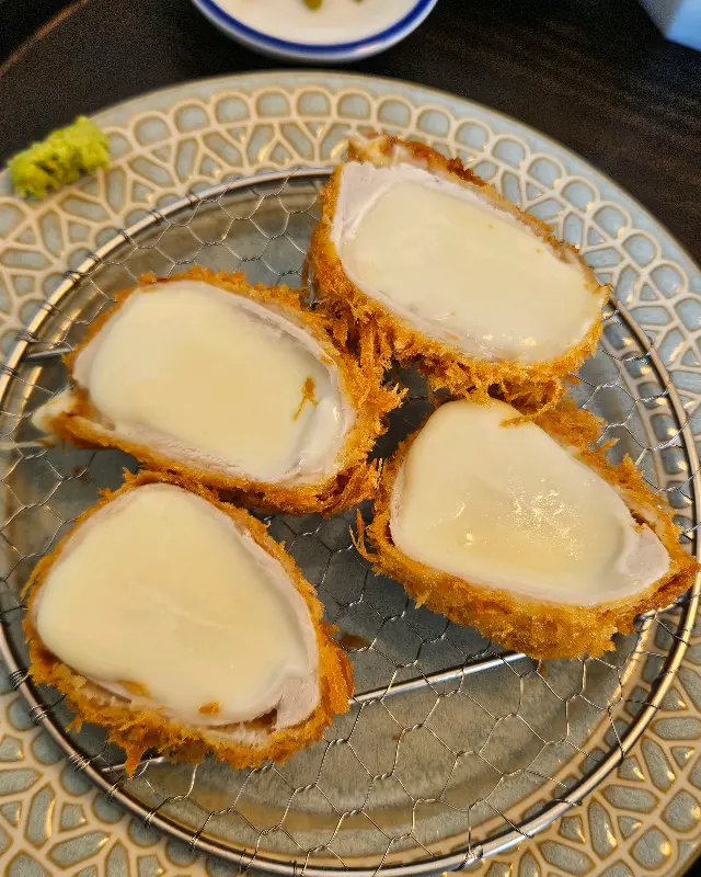 정갈한 돈까스 한상차림