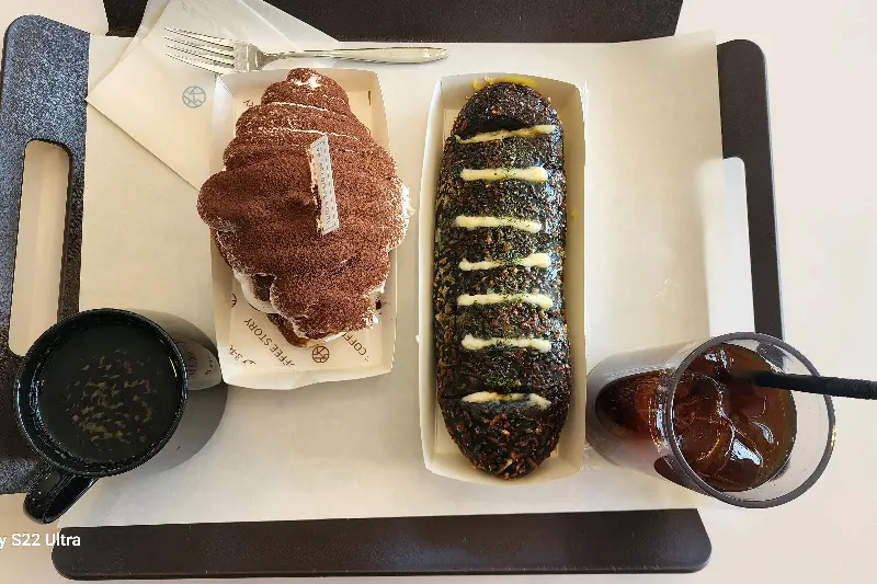 티라미수 크루아상과 빵