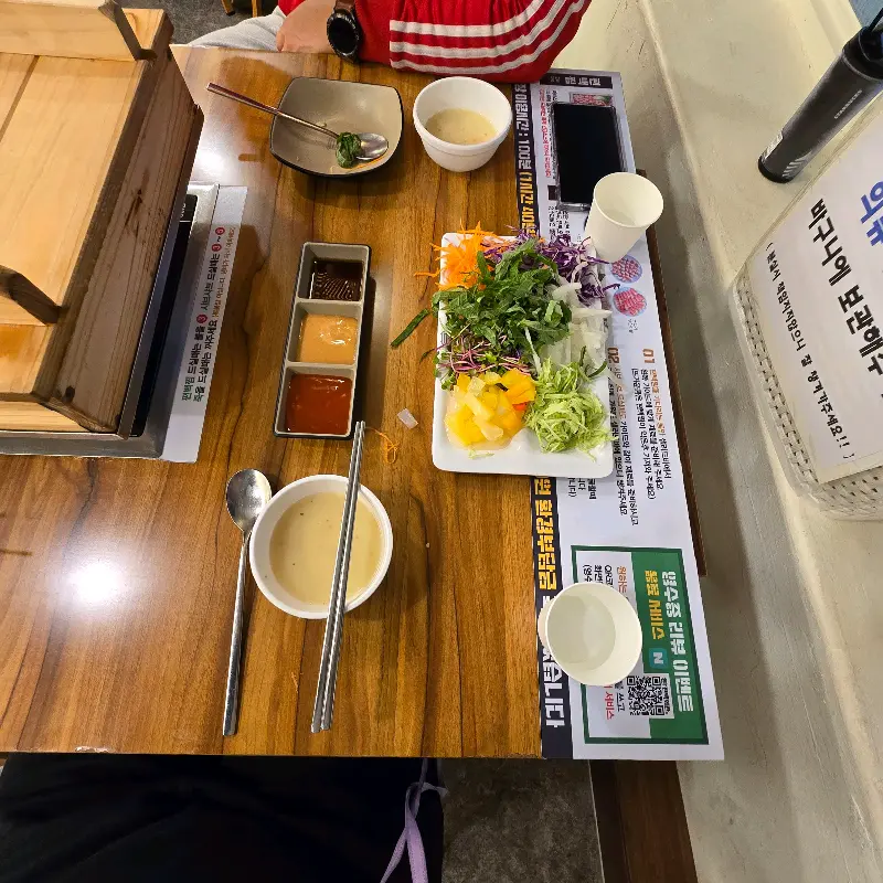 편백회관 상차림