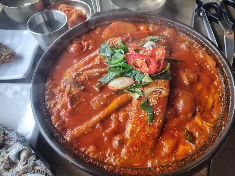 얼큰한 국물이 일품인 갈치조림