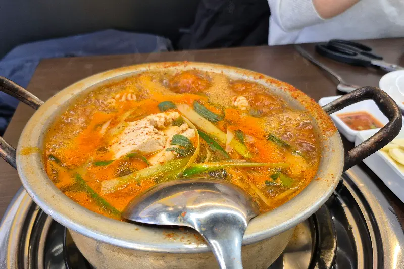 보글보글 끓는 동태탕