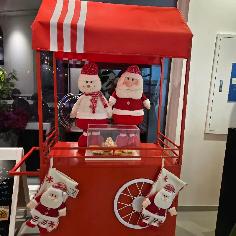 카페 내부 장식