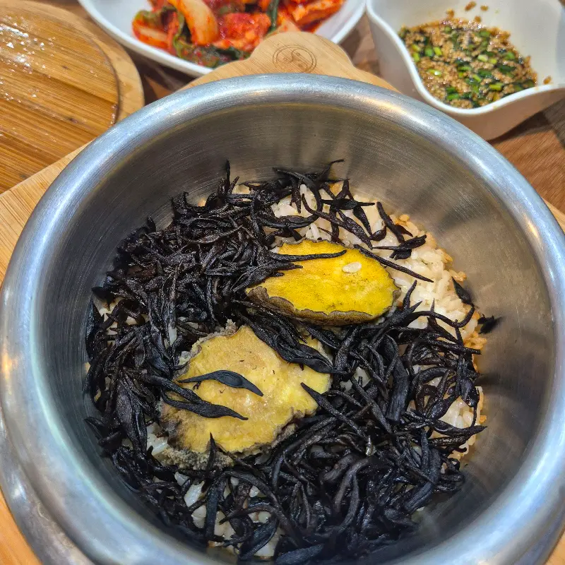 맛있게 비워진 그릇들