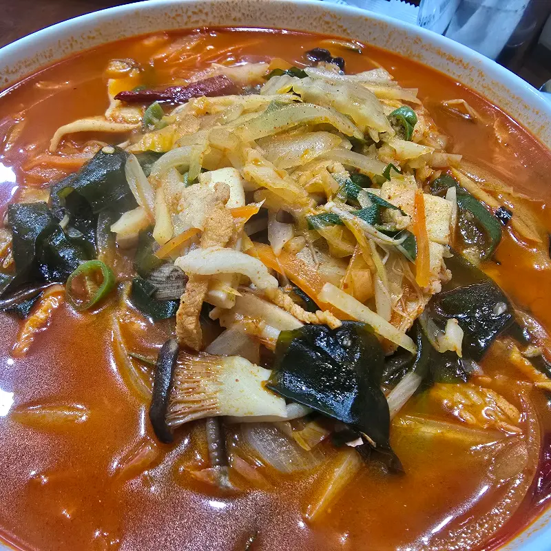 해산물 듬뿍 볶음짬뽕