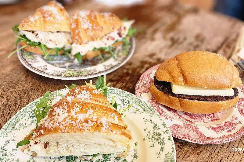 크로와상 샌드위치