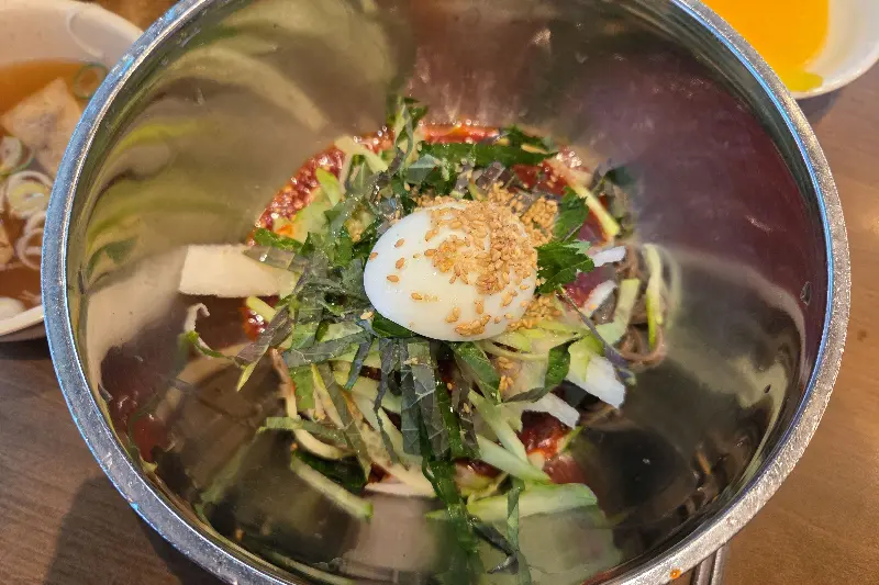 매콤한 비빔모밀