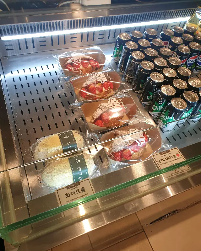 명덕빵앗간의 쇼케이스