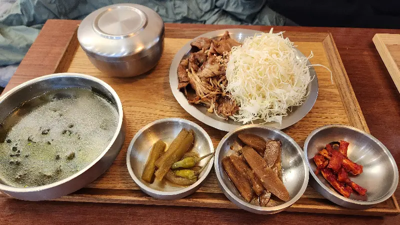 돼지불고기 밥상