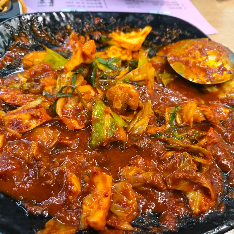 불판 위에서 익어가는 쭈꾸미