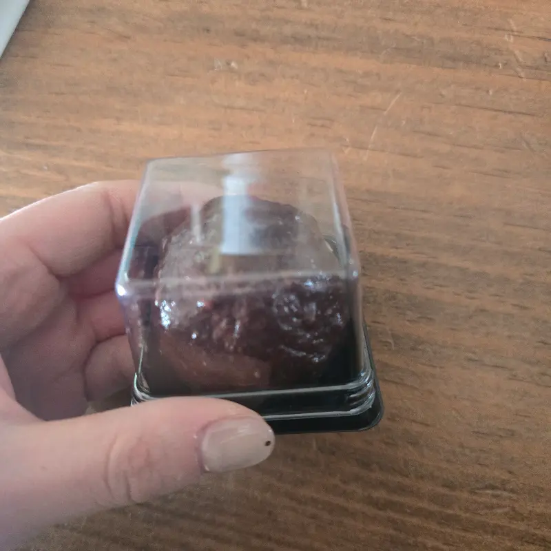 투명 케이스에 담긴 두바이 쫀득 쿠키