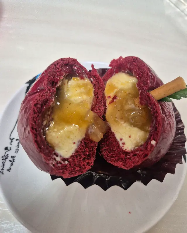 반으로 가른 능금빵