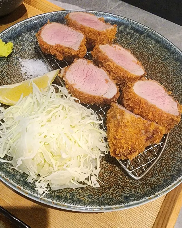 두툼한 안심카츠 단면