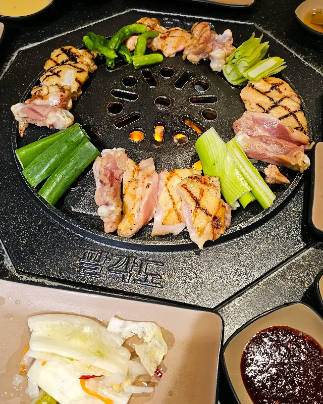 팔각도 숯불 닭갈비 한상차림