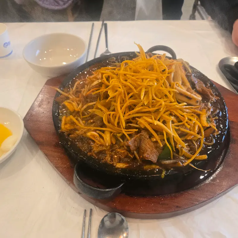 싱싱한 해물이 듬뿍 들어간 짬뽕