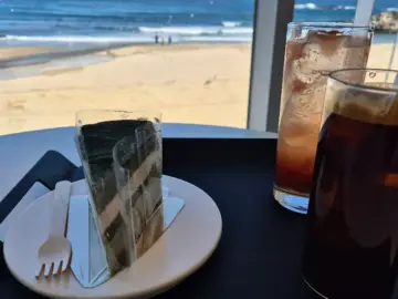 커피 한 잔에 담긴 겨울 고성 바다, 인생샷은 덤! 숨겨둔 뷰 맛집