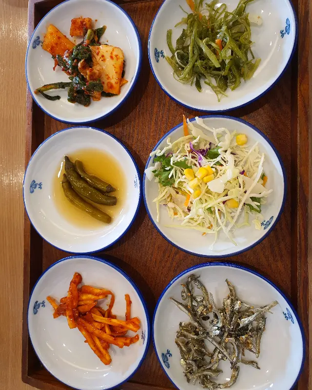 정갈한 밑반찬