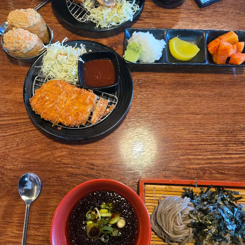 정갈한 곁들임 반찬