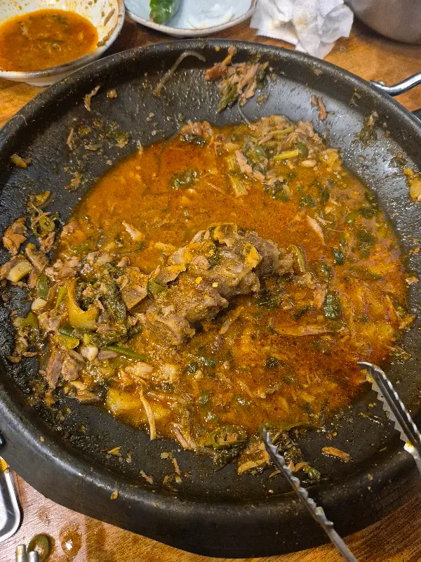 감자탕 먹다 남은 모습