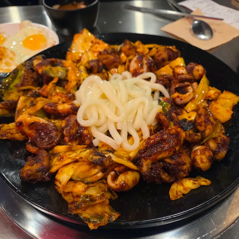 맛있게 익어가는 쭈꾸미의 모습